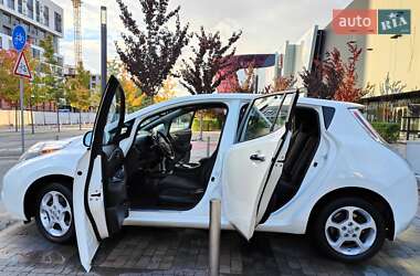 Хэтчбек Nissan Leaf 2014 в 