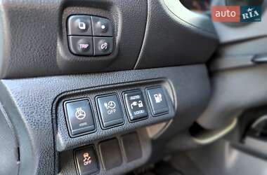 Хэтчбек Nissan Leaf 2014 в 