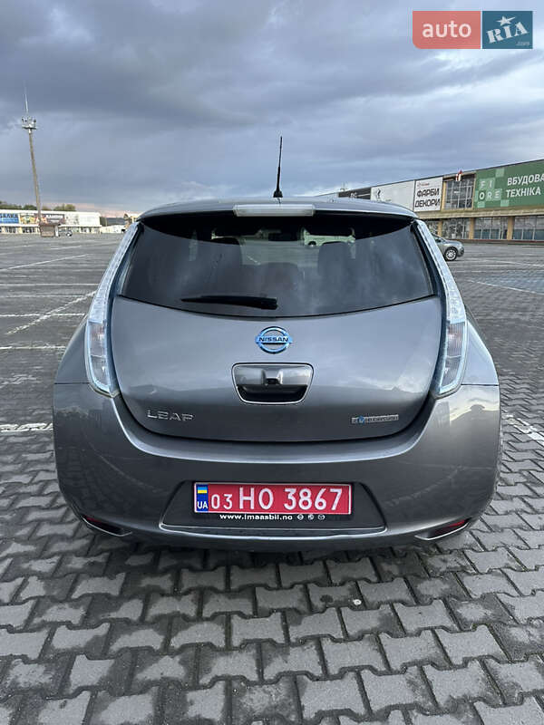 Хэтчбек Nissan Leaf 2013 в Черновцах