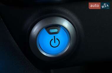 Хэтчбек Nissan Leaf 2020 в 