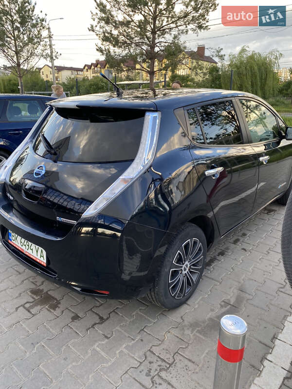 Хэтчбек Nissan Leaf 2012 в Ровно
