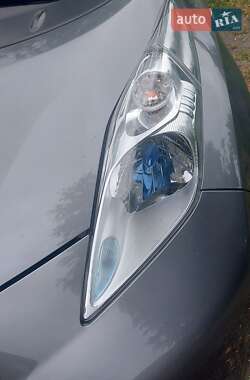Хэтчбек Nissan Leaf 2014 в 