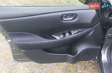 Хэтчбек Nissan Leaf 2014 в 