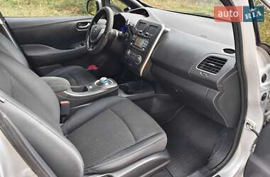 Хэтчбек Nissan Leaf 2013 в 