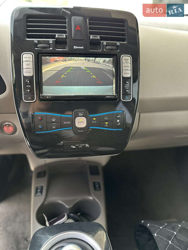 Хэтчбек Nissan Leaf 2012 в Днепре