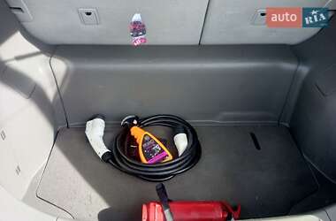 Хетчбек Nissan Leaf 2012 в 