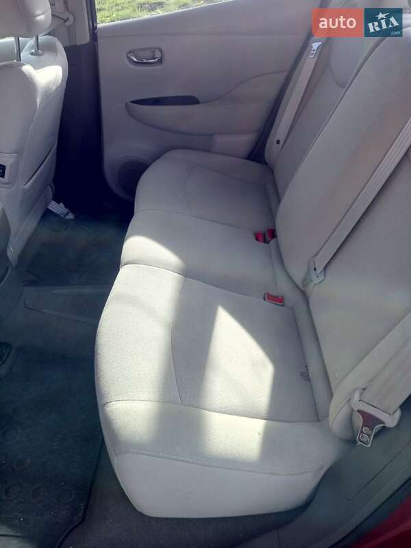 Хэтчбек Nissan Leaf 2012 в Хмельницком
