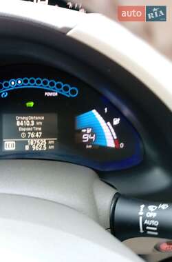 Хетчбек Nissan Leaf 2012 в 