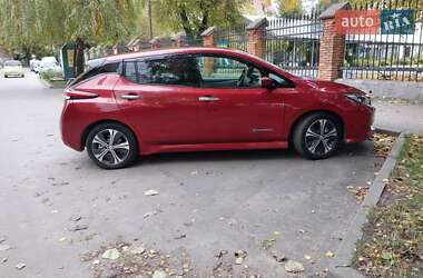 Хэтчбек Nissan Leaf 2018 в 
