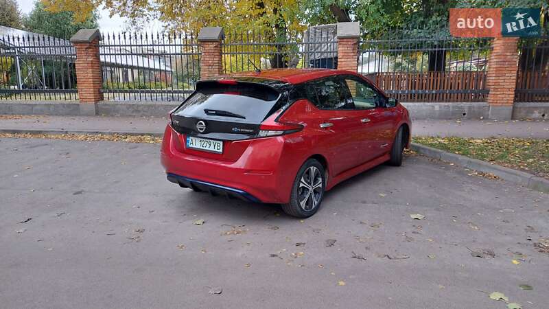 Хэтчбек Nissan Leaf 2018 в Киеве