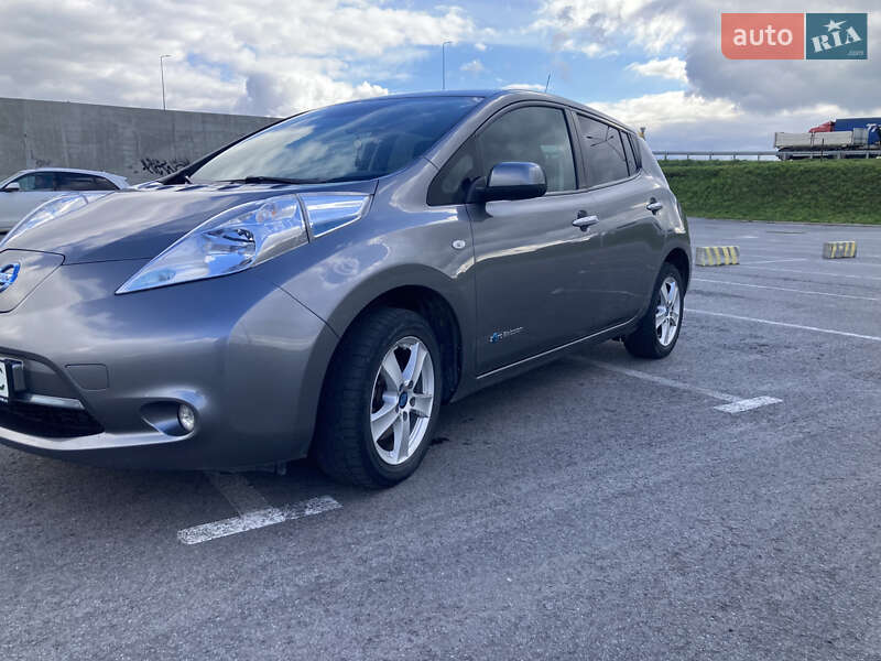 Хетчбек Nissan Leaf 2015 в Львові