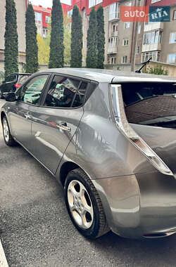 Хэтчбек Nissan Leaf 2014 в 