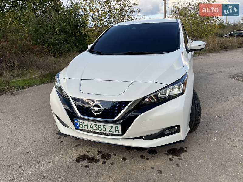 Хэтчбек Nissan Leaf 2020 в Одессе фото 3 Хэтчбек Nissan Leaf 2020 в Одессе