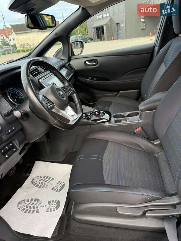 Хетчбек Nissan Leaf 2018 в Дрогобичі