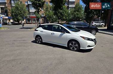 Хэтчбек Nissan Leaf 2022 в Киеве
