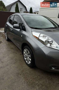 Хетчбек Nissan Leaf 2015 в  фото 2 Хетчбек Nissan Leaf 2015 в