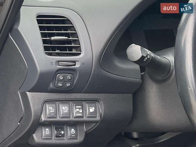 Хетчбек Nissan Leaf 2013 в Чернівцях фото 7 Хетчбек Nissan Leaf 2013 в Чернівцях