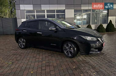 Хэтчбек Nissan Leaf 2019 в 