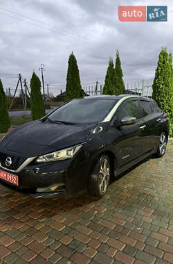 Хэтчбек Nissan Leaf 2019 в 