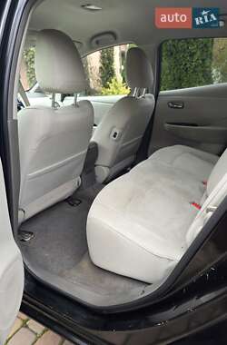 Хэтчбек Nissan Leaf 2012 в  фото 10 Хэтчбек Nissan Leaf 2012 в