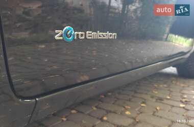 Хэтчбек Nissan Leaf 2015 в 