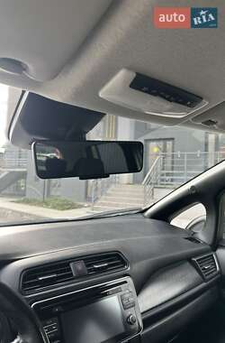 Хэтчбек Nissan Leaf 2019 в 