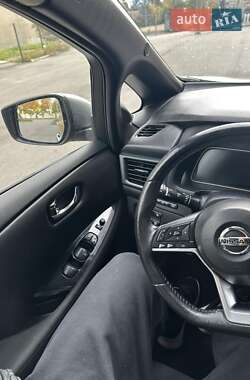 Хэтчбек Nissan Leaf 2019 в 