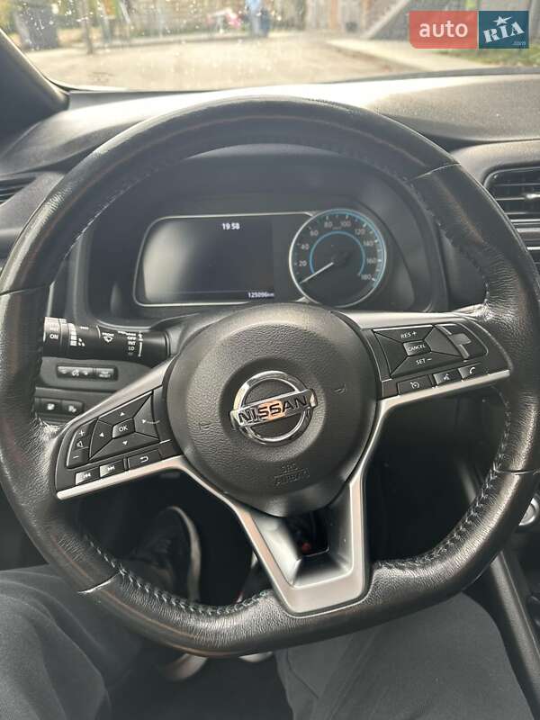 Хэтчбек Nissan Leaf 2019 в Фастове