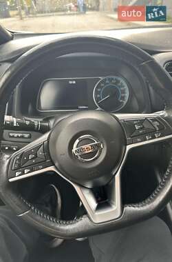 Хэтчбек Nissan Leaf 2019 в 