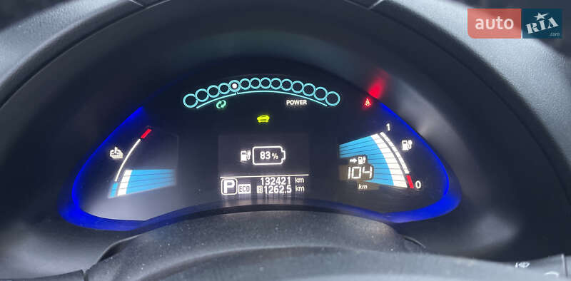 Хэтчбек Nissan Leaf 2014 в 