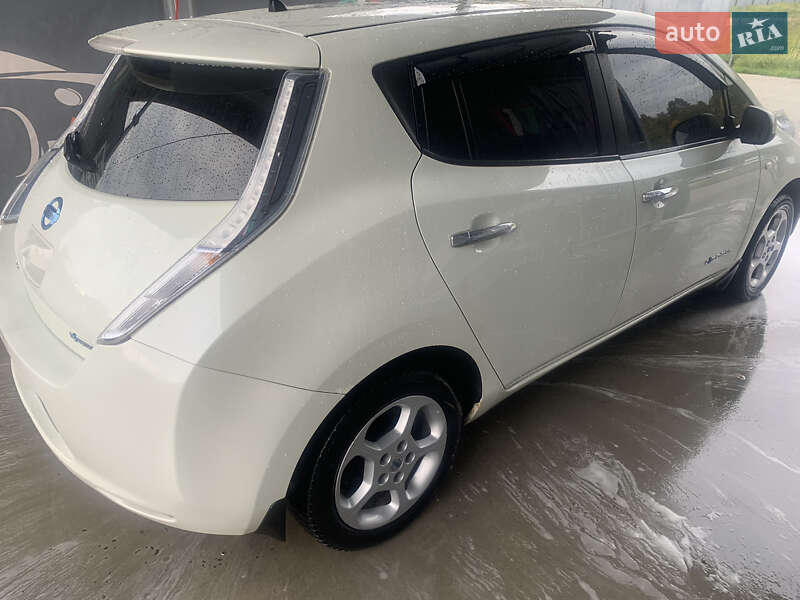 Хэтчбек Nissan Leaf 2012 в Трускавце фото 10 Хэтчбек Nissan Leaf 2012 в Трускавце