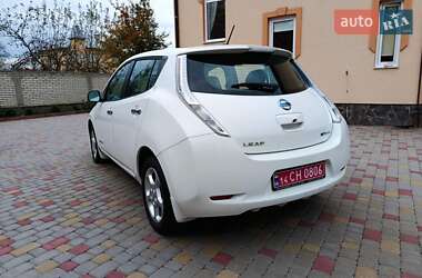 Хэтчбек Nissan Leaf 2013 в 