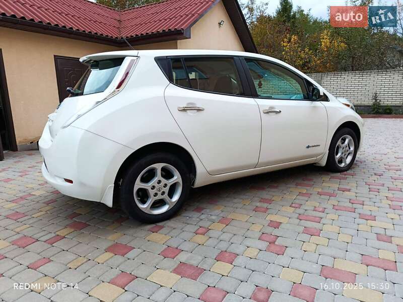 Хетчбек Nissan Leaf 2013 в Івано-Франківську