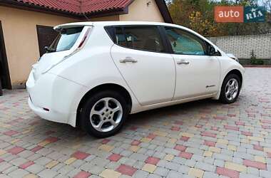 Хэтчбек Nissan Leaf 2013 в 