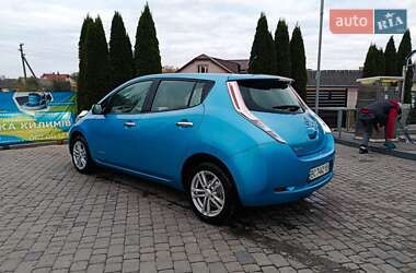 Хэтчбек Nissan Leaf 2013 в 
