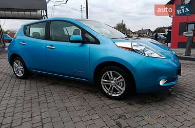 Хэтчбек Nissan Leaf 2013 в 