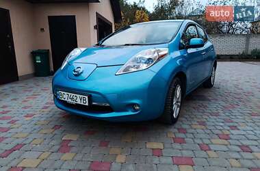 Хэтчбек Nissan Leaf 2013 в 