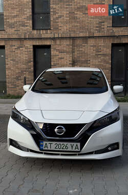 Хэтчбек Nissan Leaf 2019 в 
