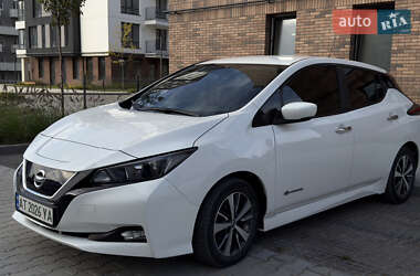 Хэтчбек Nissan Leaf 2019 в 