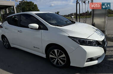 Хэтчбек Nissan Leaf 2019 в 