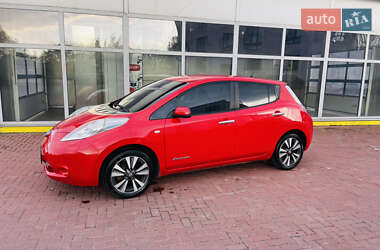 Хэтчбек Nissan Leaf 2016 в 