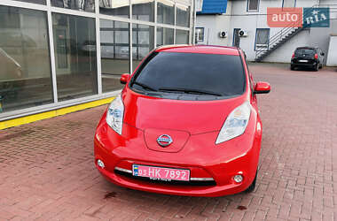 Хэтчбек Nissan Leaf 2016 в 