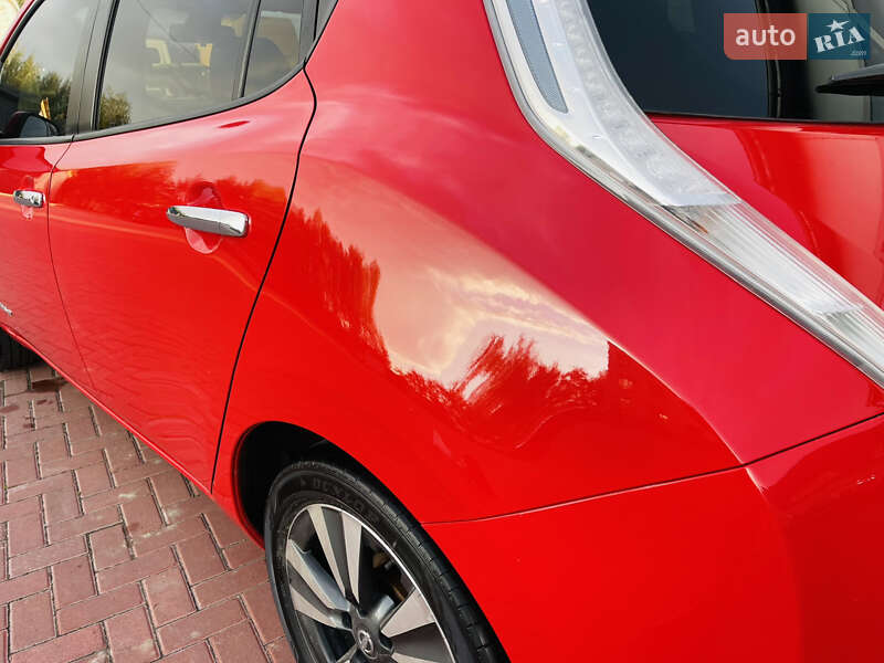 Хэтчбек Nissan Leaf 2016 в Ровно