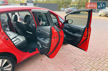 Хэтчбек Nissan Leaf 2016 в 