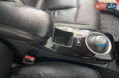 Хэтчбек Nissan Leaf 2016 в 