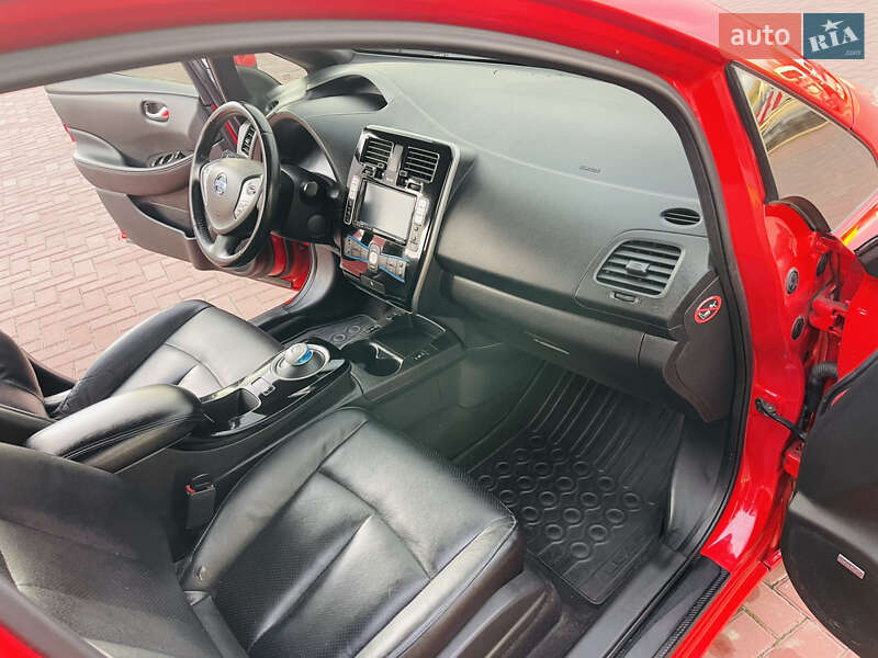 Хэтчбек Nissan Leaf 2016 в Ровно