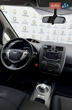 Хэтчбек Nissan Leaf 2016 в 