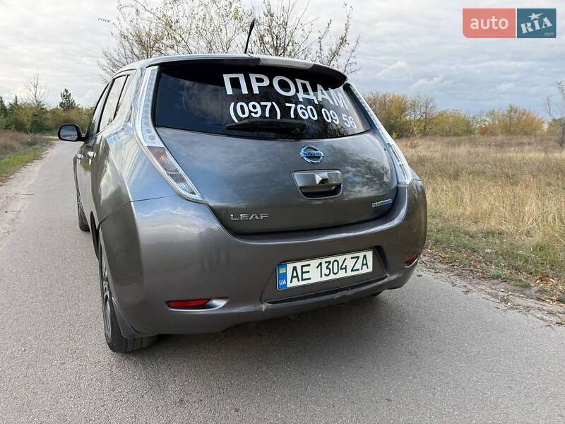 Хетчбек Nissan Leaf 2014 в Дніпрі
