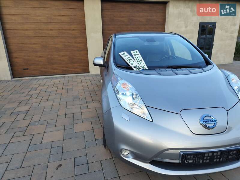 Хэтчбек Nissan Leaf 2016 в Ровно