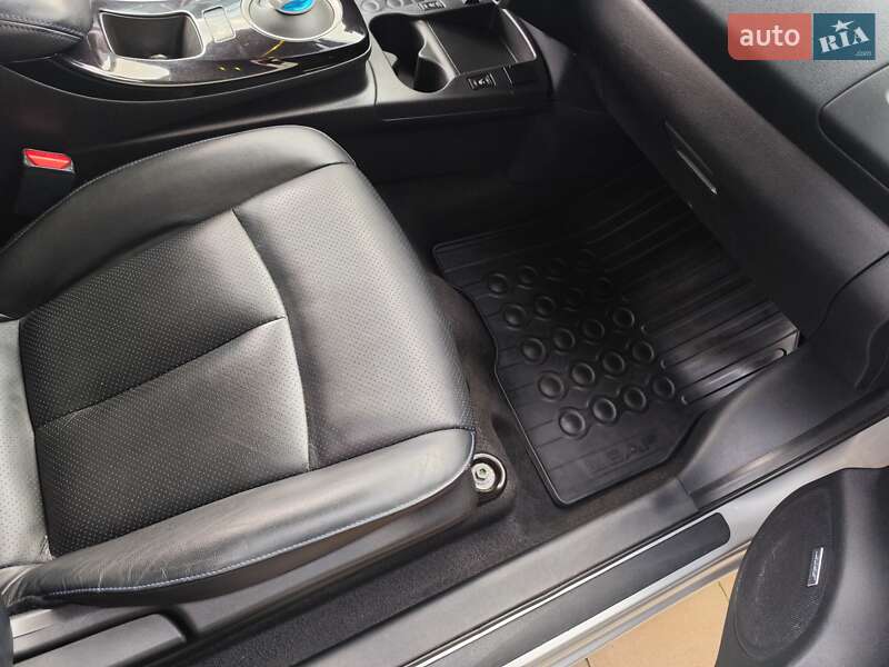 Хэтчбек Nissan Leaf 2016 в Ровно